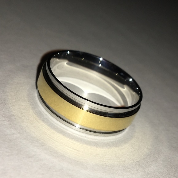 Stainless Steel and Gold Men's Wedding Band - Picture 3 of 4